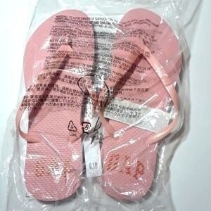 Gap Print Flip Flops